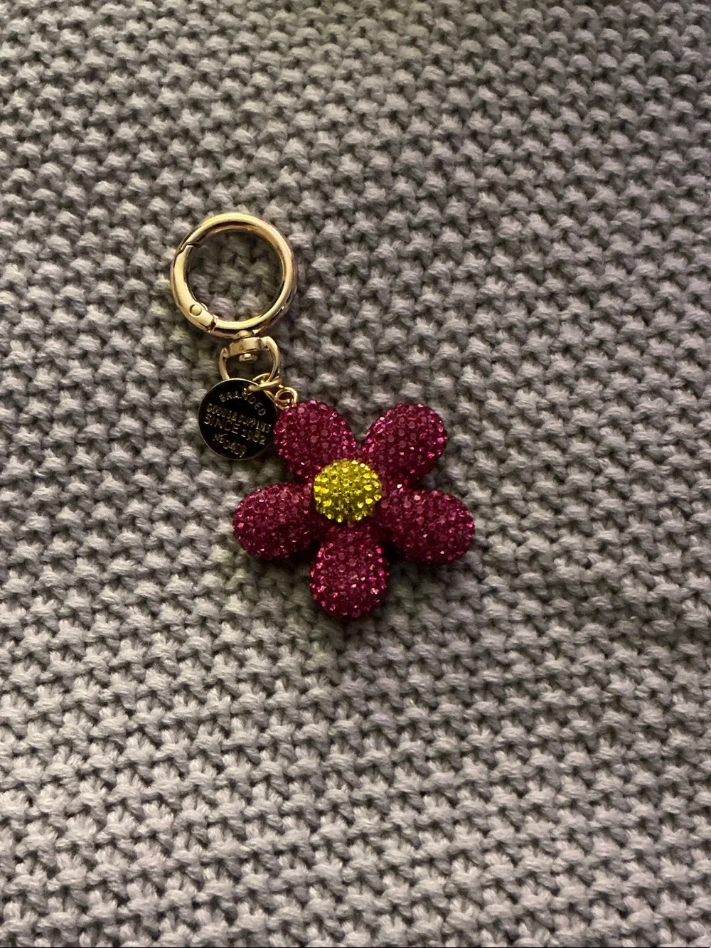 Daisy Rhinestone keychain/bag charm absolutely stunning 🤩